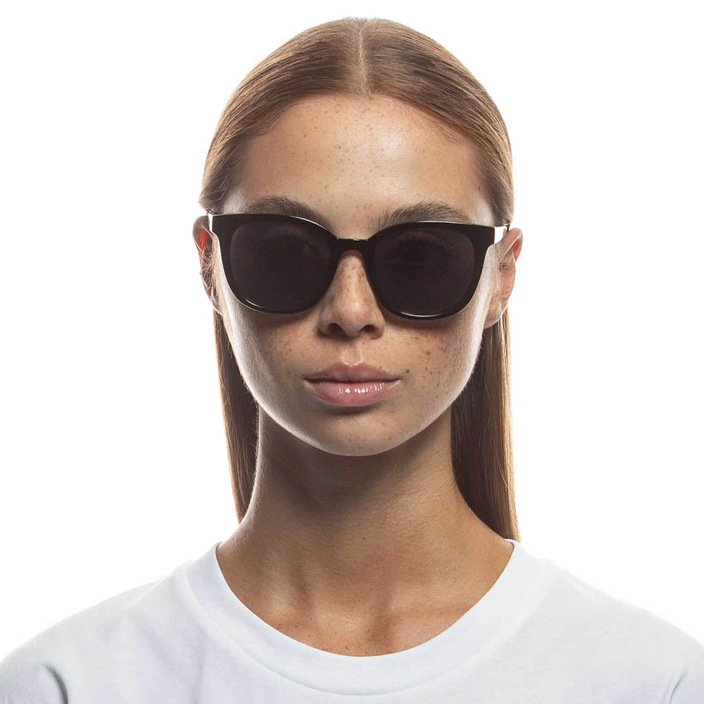 Babinda Sunglasses - Black 6 Babinda Sunglasses - Black - Image 4